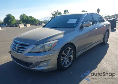 2012 Hyundai Genesis 3.8 z USA, uszkodzony, nr VIN KMHGC4DD7CU196747